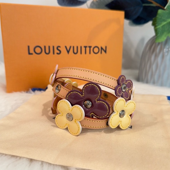 Louis Vuitton Lexington Flower Wrap Bracelet/Belt - Picture 9 of 14